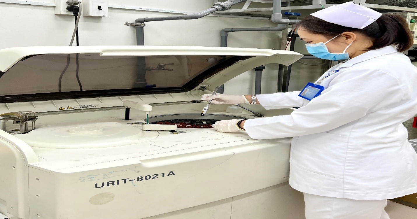 Hình 2: Công tác thực hiện kết quả xét nghiệm