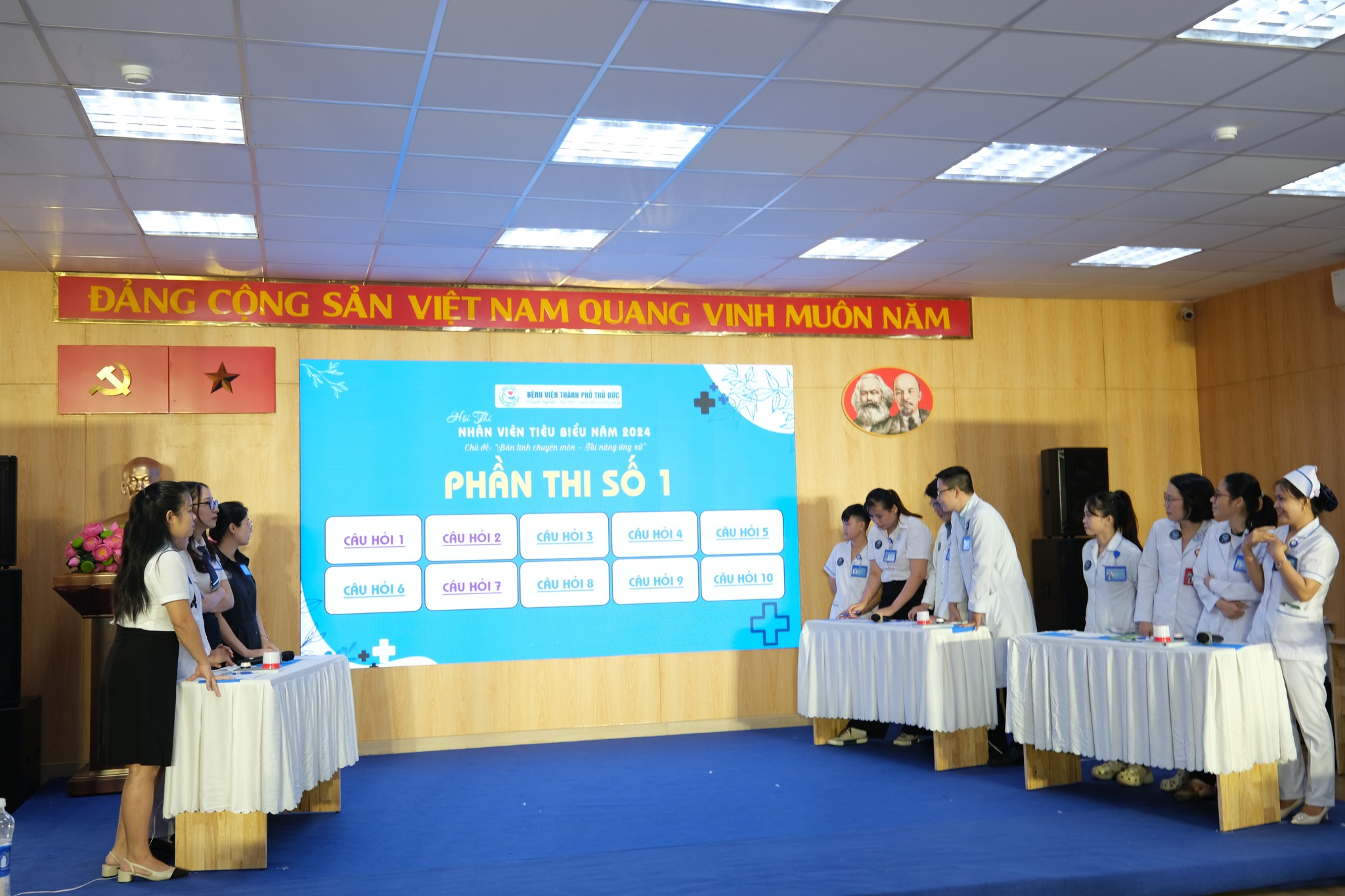 Phần thi khởi động tại Hội thi nhân viên tiêu biểu 2024