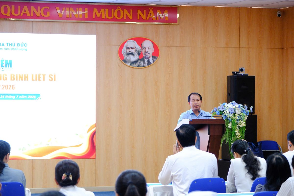 Bệnh viện Đa khoa Thủ Đức trao tặng quà tri ân viên chức, người lao động là con gia đình chính sách 5 1784875750512 8315463627518493904 g1330674109288068289 4bcaec29dd38d722ac861926a59dba74