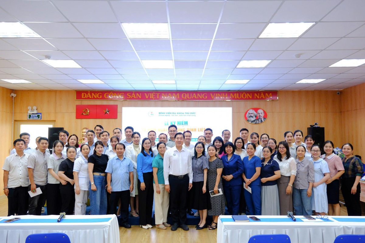Bệnh viện Đa khoa Thủ Đức trao tặng quà tri ân viên chức, người lao động là con gia đình chính sách 10 1784875758760 8315463627518493904 g1330674109288068289 4576294b54dbb7bb042f51974d3fb84e