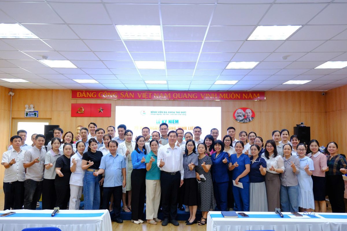 Bệnh viện Đa khoa Thủ Đức trao tặng quà tri ân viên chức, người lao động là con gia đình chính sách 11 1784875760151 8315463627518493904 g1330674109288068289 967cd1faf805b48e275e2f2ba1419fee
