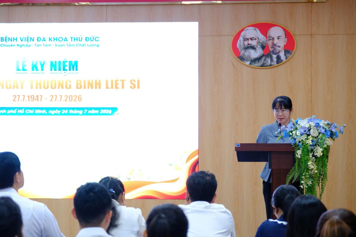 Bệnh viện Đa khoa Thủ Đức trao tặng quà tri ân viên chức, người lao động là con gia đình chính sách 2 1784875766631 8315463627518493904 g1330674109288068289 d066ca50ca0cc3d6c5294dd679ed22f6