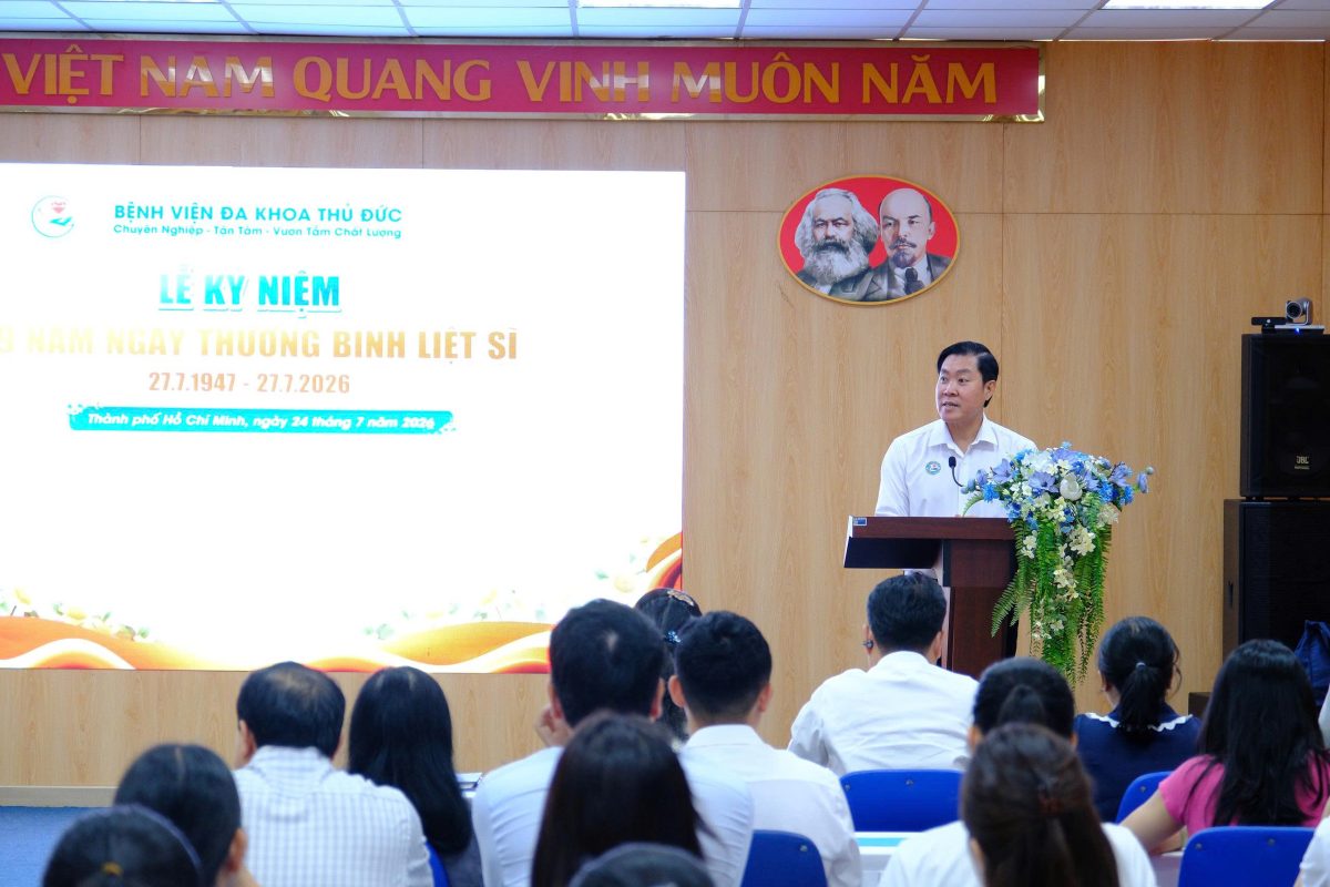 Bệnh viện Đa khoa Thủ Đức trao tặng quà tri ân viên chức, người lao động là con gia đình chính sách 1 1784875768762 8315463627518493904 g1330674109288068289 235a72f048135e28a9fac2a8f22ecf95