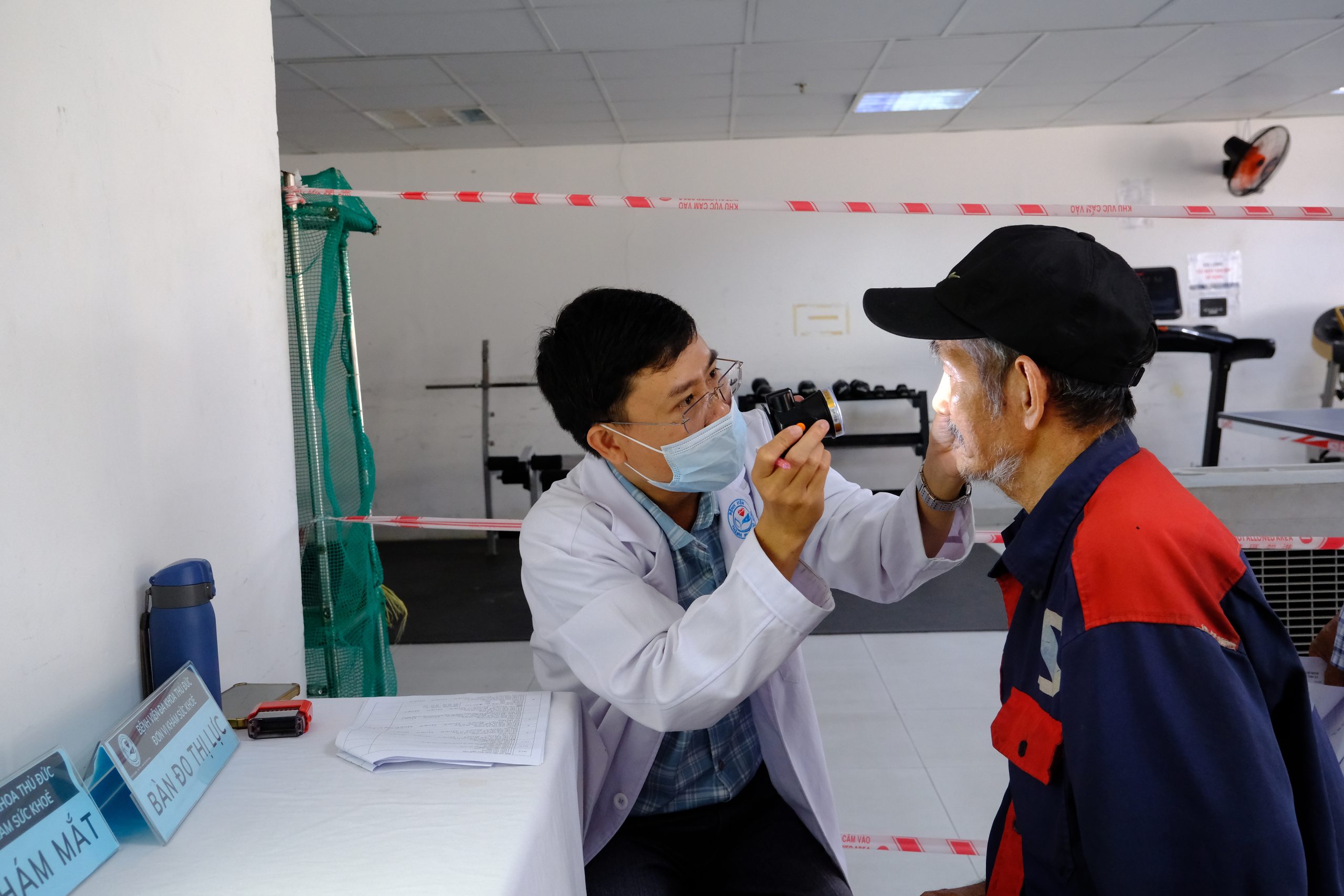 Bệnh viện Đa khoa Thủ Đức triển khai khám sức khỏe toàn dân lưu động cho người dân và học sinh phường Tam Bình 5 DSCF3760 scaled