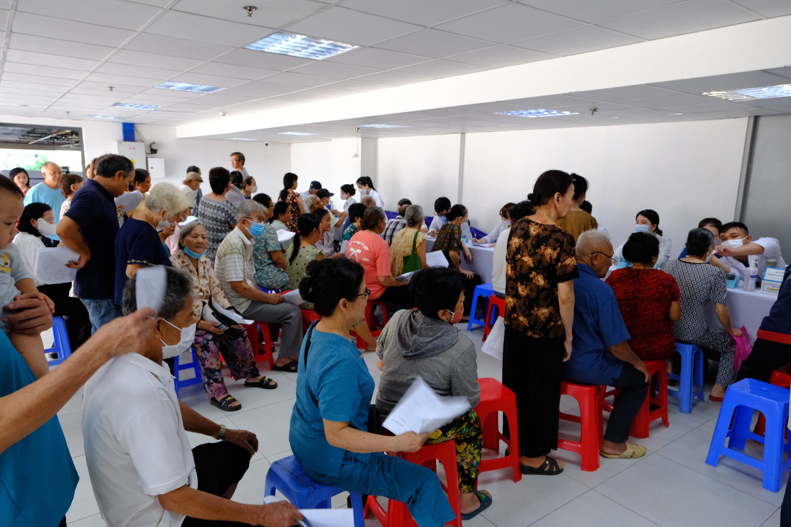 Bệnh viện Đa khoa Thủ Đức triển khai khám sức khỏe toàn dân lưu động cho người dân và học sinh phường Tam Bình 6 DSCF3765 scaled