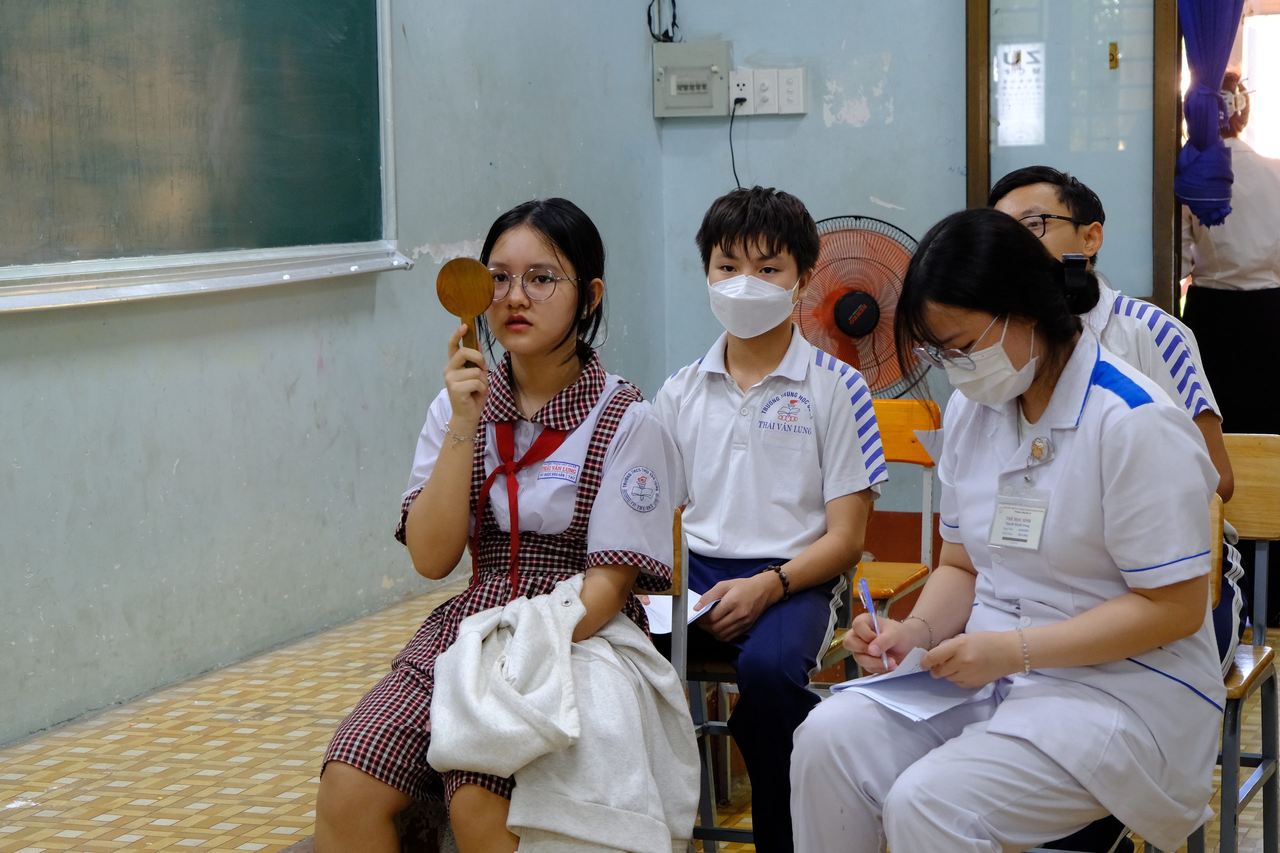Bệnh viện Đa khoa Thủ Đức triển khai khám sức khỏe toàn dân lưu động cho người dân và học sinh phường Tam Bình 10 DSCF3836 scaled