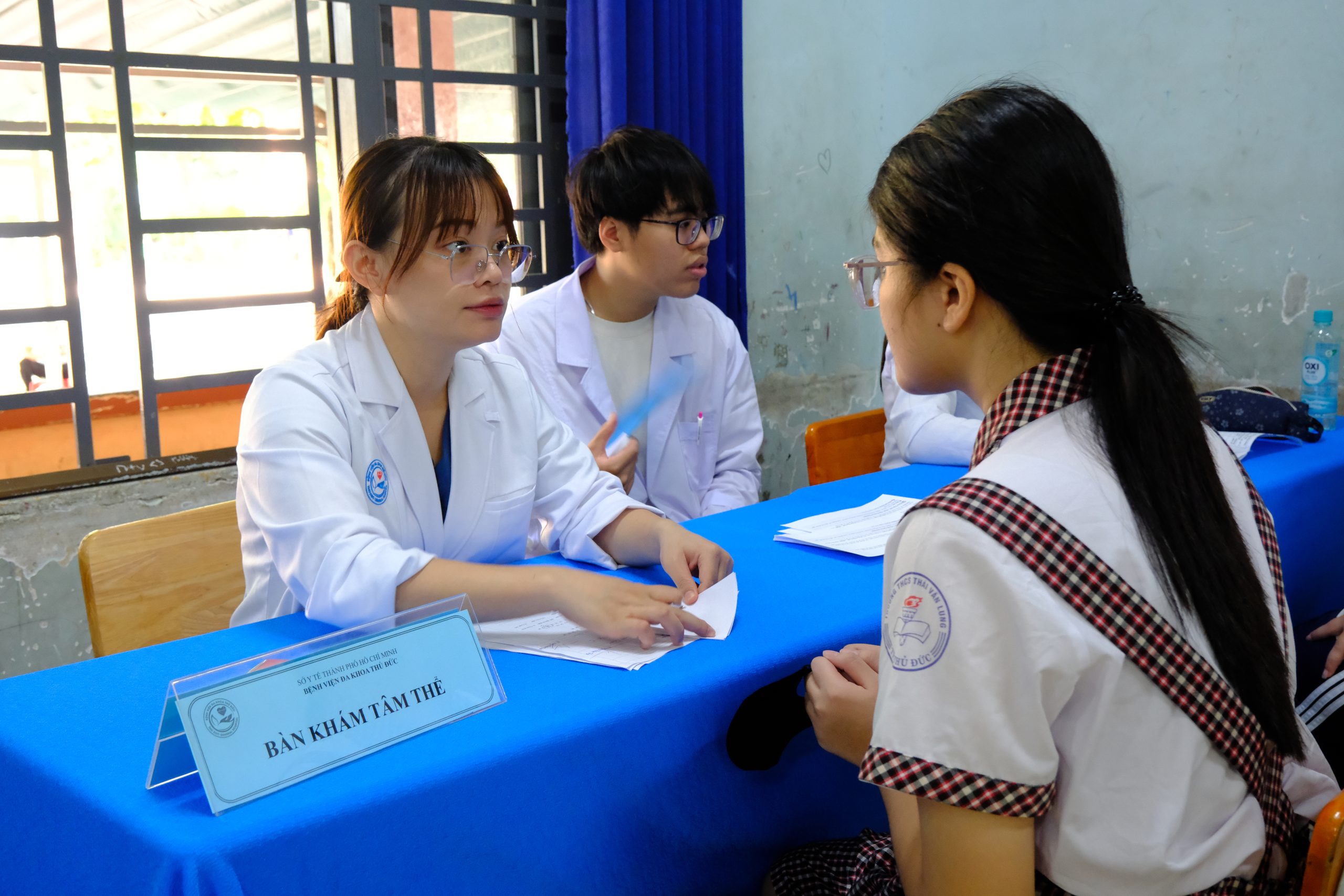 Bệnh viện Đa khoa Thủ Đức triển khai khám sức khỏe toàn dân lưu động cho người dân và học sinh phường Tam Bình 12 DSCF3880 scaled