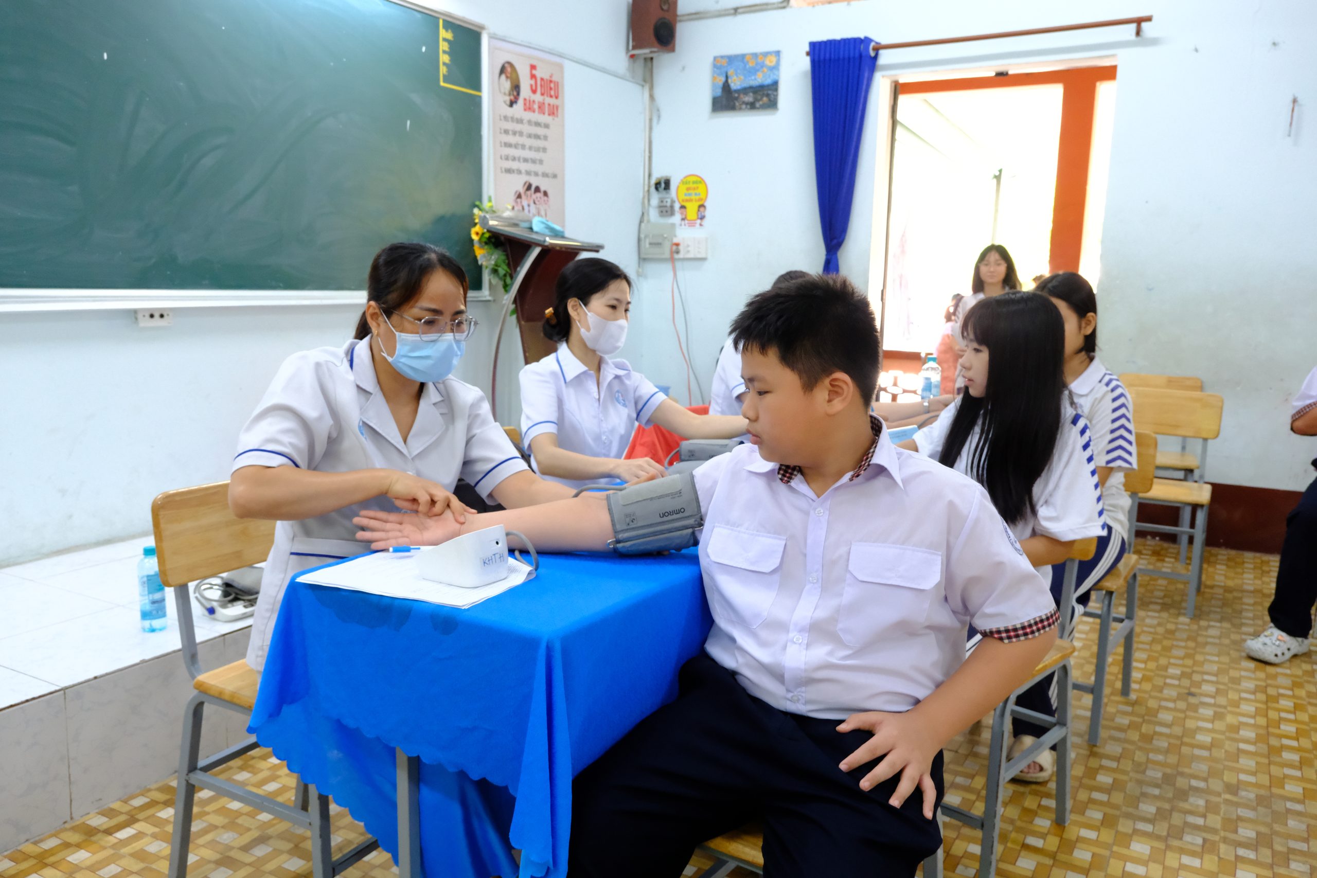 Bệnh viện Đa khoa Thủ Đức triển khai khám sức khỏe toàn dân lưu động cho người dân và học sinh phường Tam Bình 8 DSCF3882 scaled