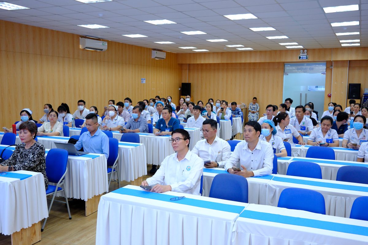 Khai giảng khóa đào tạo Kiểm soát nhiễm khuẩn cơ bản năm 2026 2 DSCF4410