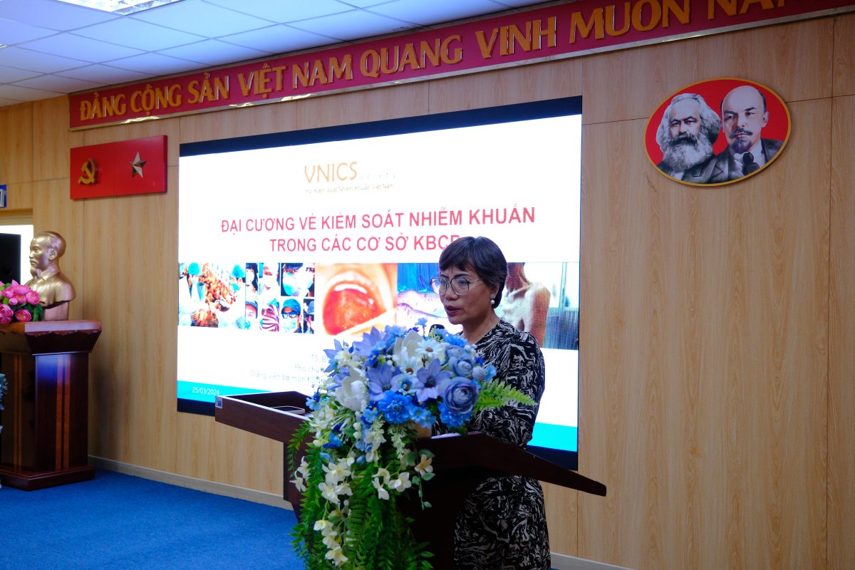 Khai giảng khóa đào tạo Kiểm soát nhiễm khuẩn cơ bản năm 2026 4 DSCF4415