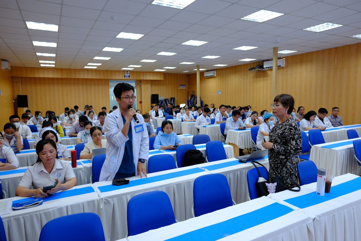 Khai giảng khóa đào tạo Kiểm soát nhiễm khuẩn cơ bản năm 2026 6 DSCF4434