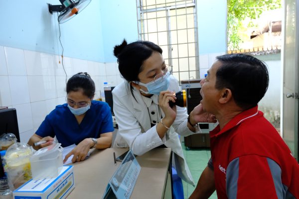 Bệnh viện Đa khoa Thủ Đức triển khai khám sức khỏe toàn dân lưu động tại phường Tam Bình 8 DSCF6169