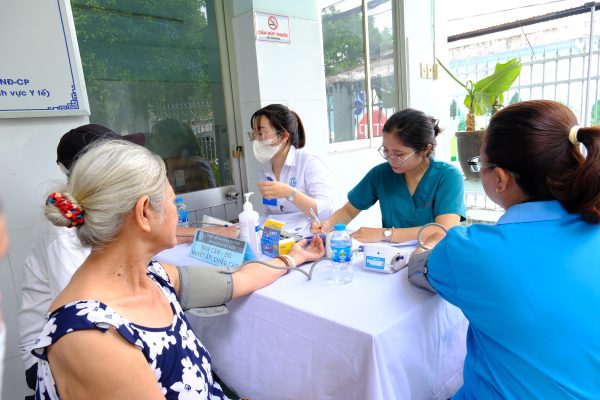 Bệnh viện Đa khoa Thủ Đức triển khai khám sức khỏe toàn dân lưu động tại phường Tam Bình 3 DSCF6252