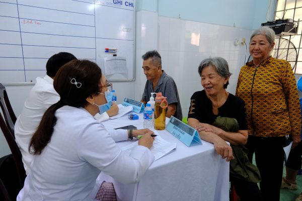 Bệnh viện Đa khoa Thủ Đức triển khai khám sức khỏe toàn dân lưu động tại phường Tam Bình 10 DSCF6257