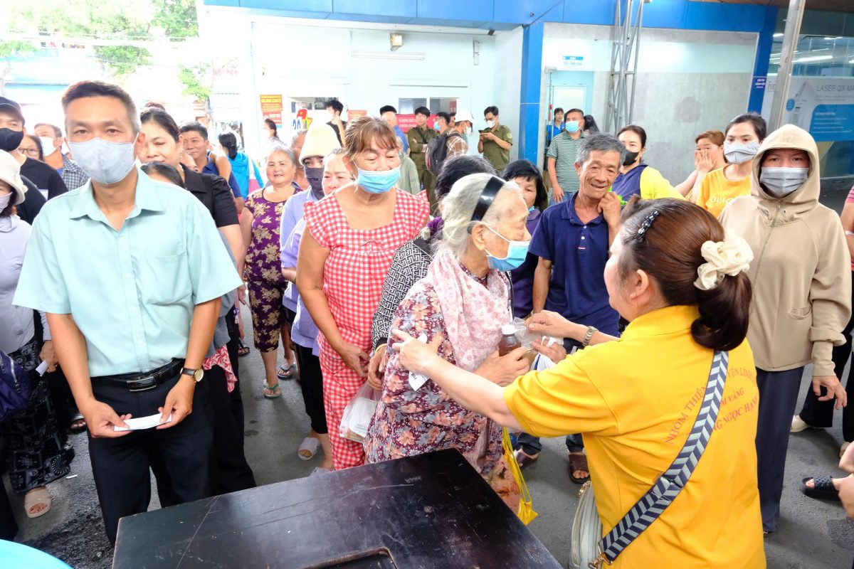 BỮA CƠM NGHĨA TÌNH – ẤM ÁP MÙA ĐOÀN VIÊN TẠI BỆNH VIỆN ĐA KHOA THỦ ĐỨC