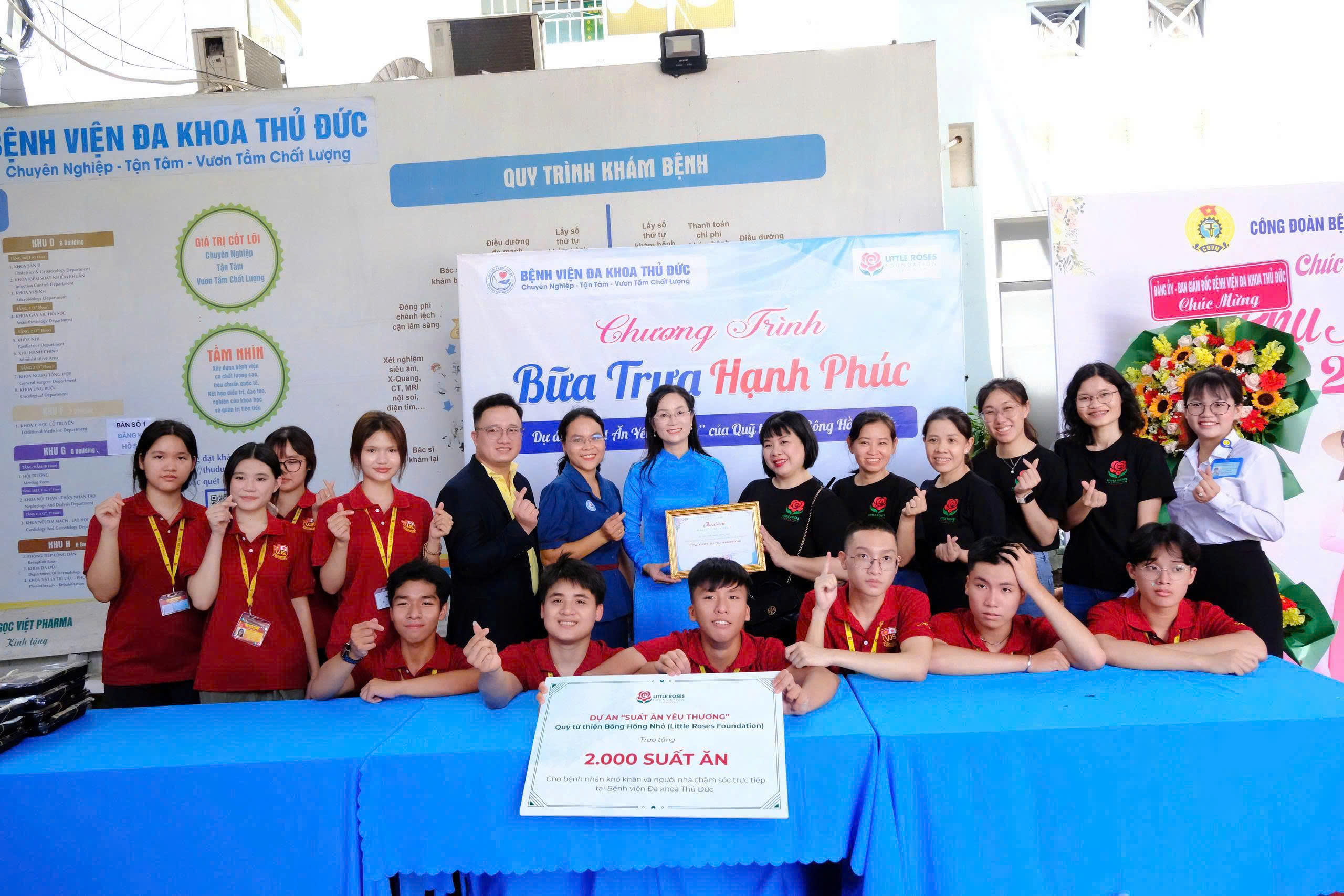 “BỮA TRƯA HẠNH PHÚC” – TRAO SUẤT ĂN, GỬI YÊU THƯƠNG ĐẾN NGƯỜI BỆNH