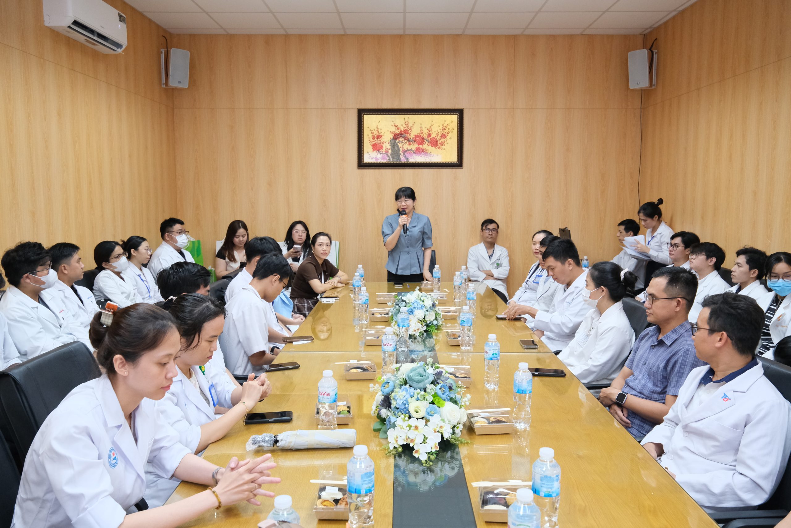 SINH HOẠT KHOA HỌC “TỐI ƯU HÓA QUẢN LÝ BỆNH THẬN MẠN: TỪ DINH DƯỠNG ĐẾN KIỂM SOÁT RỐI LOẠN KHOÁNG CHẤT VÀ XƯƠNG” 1 “TỐI ƯU HÓA QUẢN LÝ BỆNH THẬN MẠN: TỪ DINH DƯỠNG ĐẾN KIỂM SOÁT RỐI LOẠN KHOÁNG CHẤT VÀ XƯƠNG”