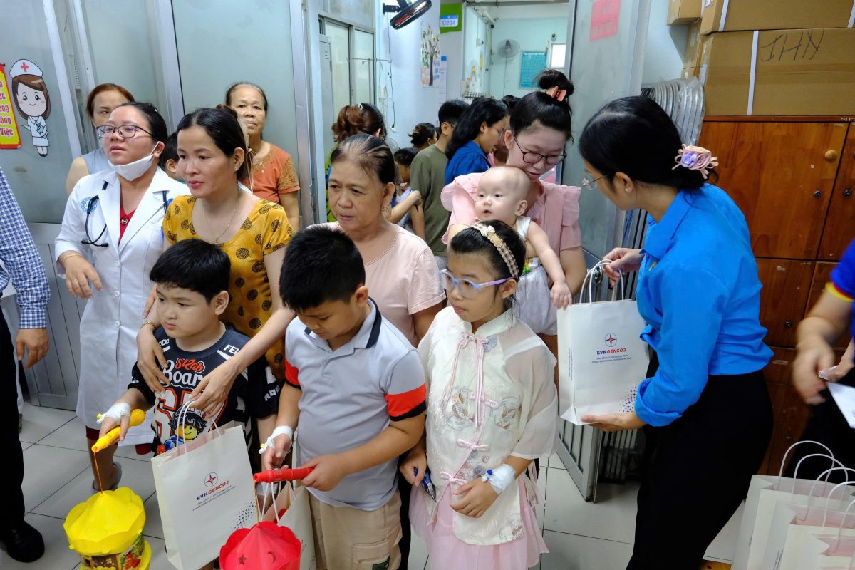 TRUNG THU 2026: 80 PHẦN QUÀ GỬI ĐẾN BỆNH NHI TẠI BỆNH VIỆN ĐA KHOA THỦ ĐỨC